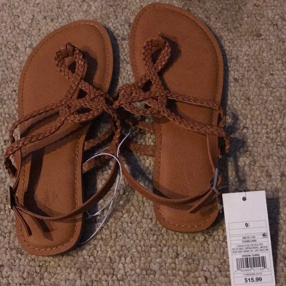Universal thread sandals